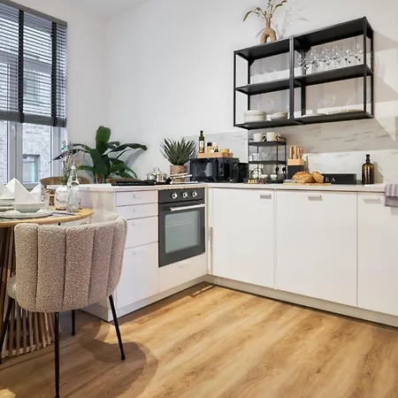 Park Avenue Apartments - Dom Mit Stil - Kueche - Parkplatz - Wlan - 65 Zoll Tv - Netflix Cologne Exterior photo