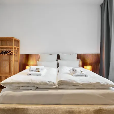 Park Avenue Apartments - Dom Mit Stil - Kueche - Parkplatz - Wlan - 65 Zoll Tv - Netflix Cologne Exterior photo